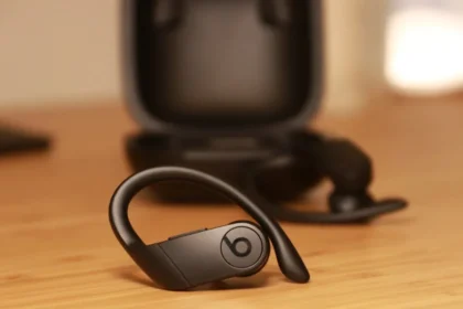 black and gray bluetooth headset