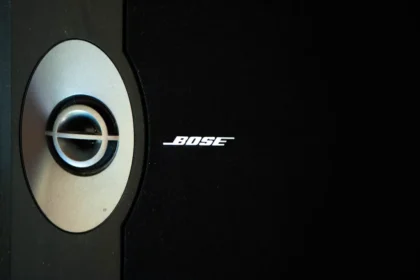 black and blue dell laptop