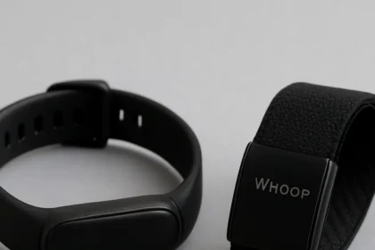 Fitbit Air vs Whoop: Screenless tracker showdown